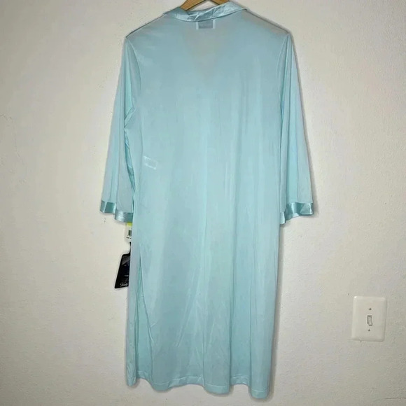 Vanity Fair NWT silky old world vintage blue role size Medium - Picture 3 of 6